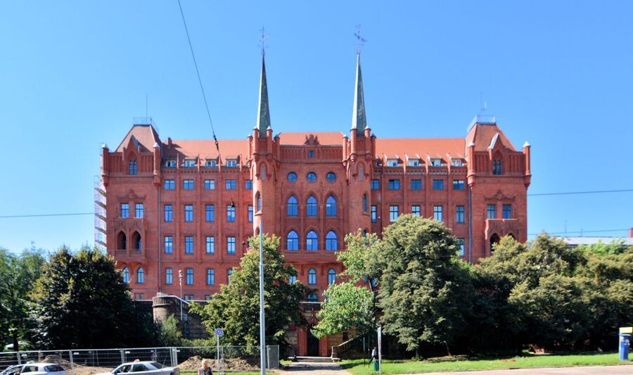 Szczecin: Old Town Highlights Private Walking Tour - What the 3-Hour Option Adds: Views, the Dukes’ Castle Courtyards, and Legends