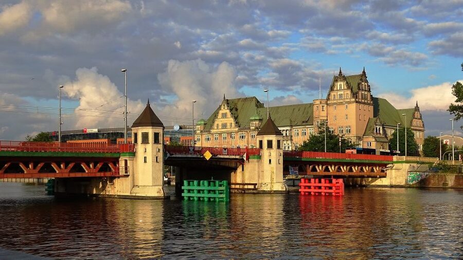 Szczecin: Old Town Highlights Private Walking Tour - Price and Value: Is $107 Worth It?