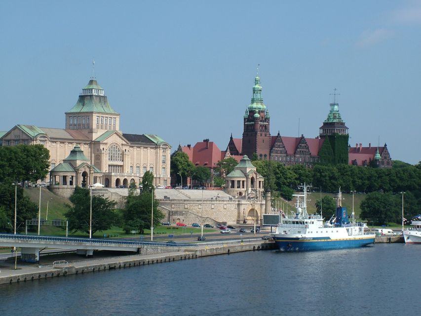 Szczecin Pomeranian Dukes’ Castle Exterior Private Tour - The 2-hour plan: Old Town squares and the castle courtyards