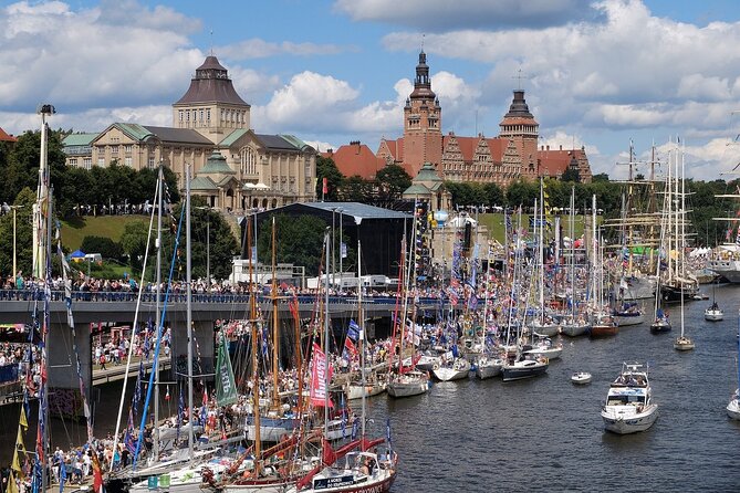 Szczecin Walking Tour: Explore Top Sights & Hidden Gems - Meeting at Kino Pionier and How to Set Yourself Up