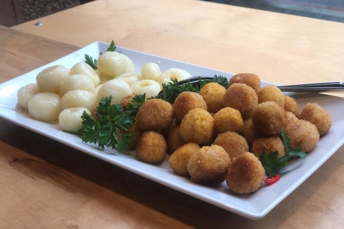 Taste of Poland, Old Town food tour and guided walk - 12 tastings - Where you start, where you end, and how that shapes your day