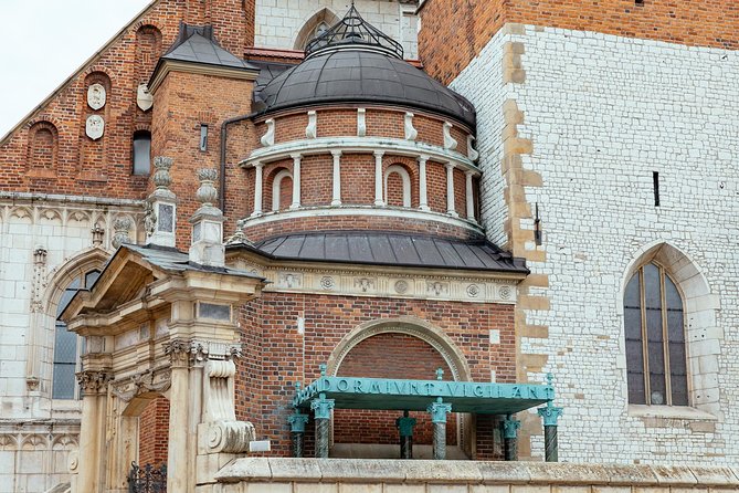 The Heart of Krakow: Old Town & Wawel Castle Private Tour - St. Mary’s Basilica: Gothic sights, legends, and the one ticket you pay