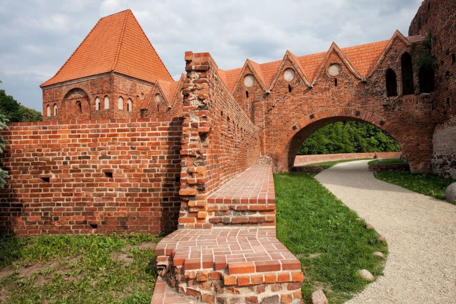 Torun Living Museum of Gingerbread and Old Town Private Walk - What you’ll learn about medieval customs (without the lecture tone)
