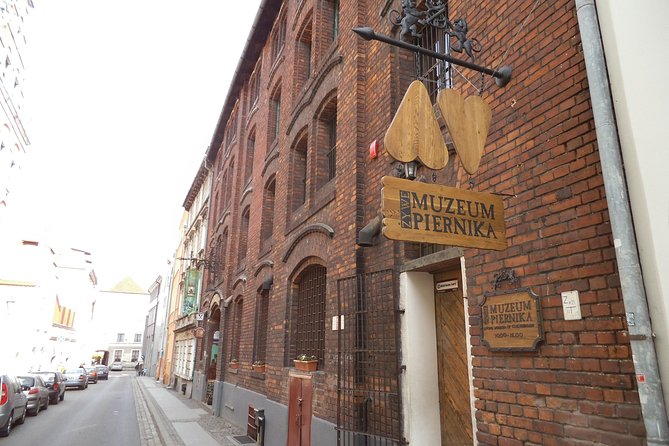 Torun Living Museum of Gingerbread and Old Town Private Walking Tour - Torun’s gingerbread workshop, and why it works as a tour