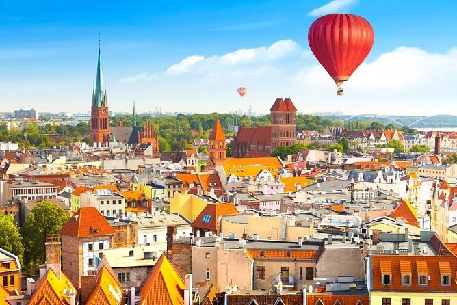 Torun Old Town Highlights Private Walking Tour - Starting at Wilam Horzycy Theatre, then straight into the story
