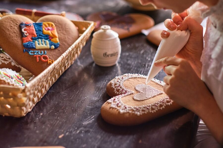 Torun: Private Walking Tour of a Medieval Town - Gingerbread at the end: tasting the city’s signature treat