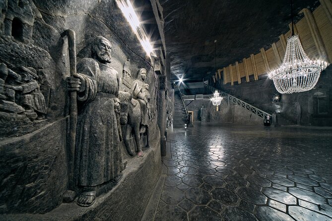 UNESCO Wieliczka Salt Mine Half-Day Tour from Kraków - Going Deeper: The Third Level and the Ride Back Up