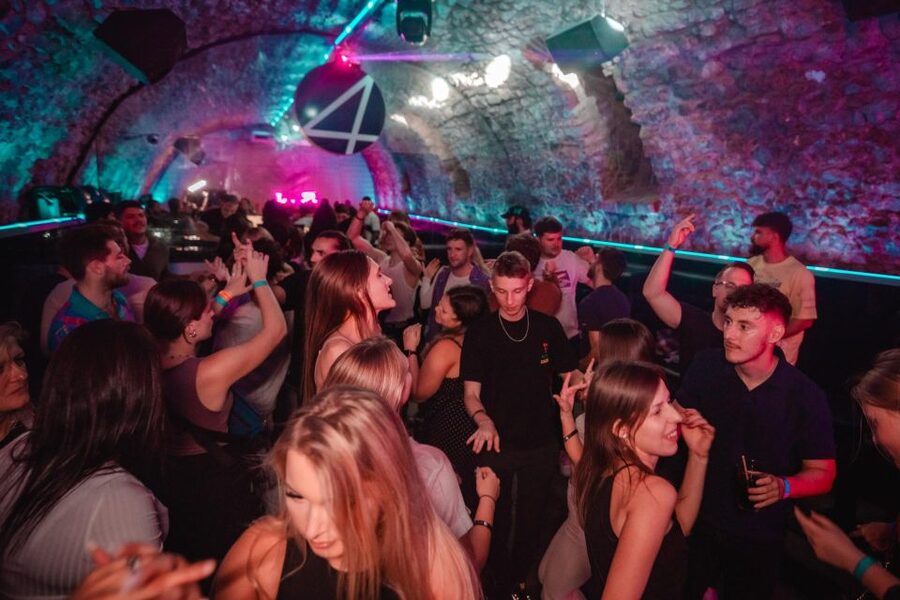 VIP Club Entry and Booth Booking - Who This VIP Booth Deal Suits Best