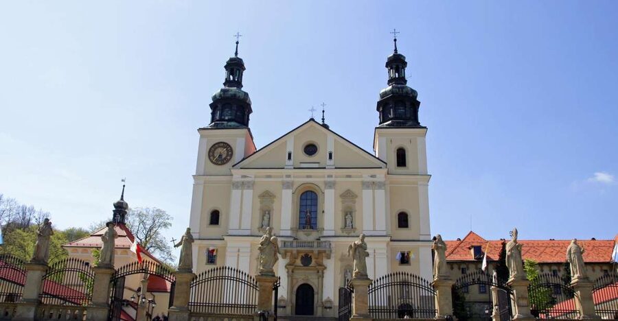 Wadowice and Kalwaria: John Paul II Route - Basilica of the Offering of the Blessed Virgin Mary: The Baptism and Confirmation Stop
