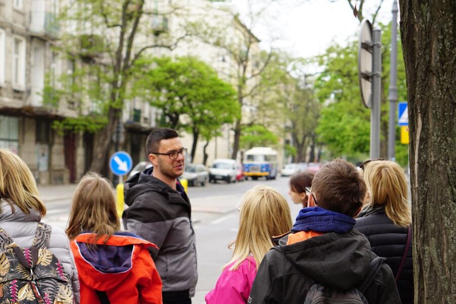 Warsaw: 2.5-Hour Dark Side - Praga District by a Retro Bus - Basilica of the Sacred Heart of Jesus, and what to notice