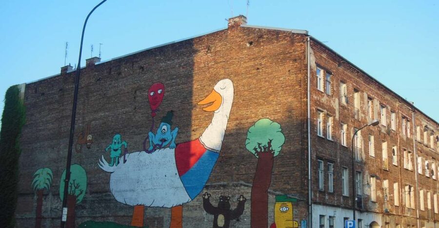 Warsaw: 2-Hour Praga Walking Tour - Pre-War Praga Streets, Tenement Houses, and Bullet-Hole Reality