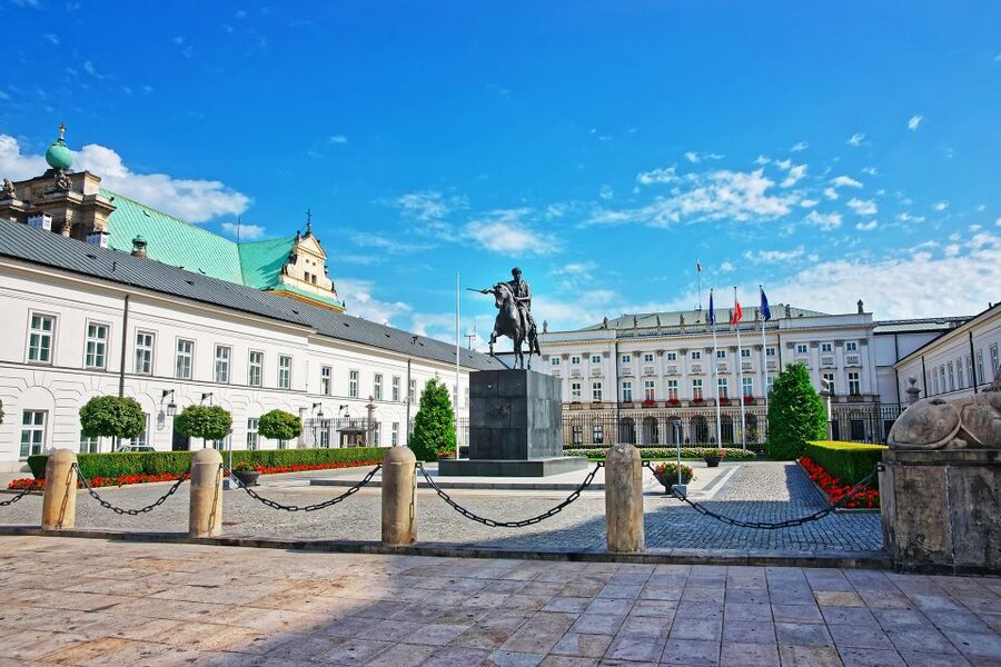 Warsaw: 3-Hour Panoramic City Bus Tour with Pickup - Finishing at the Warsaw Uprising Monument: where the tour asks for reflection