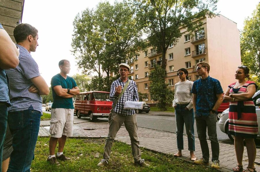 Warsaw: Behind the Scenes City Tour with Hotel Pickup - Crossing the Vistula into Praga: where old Warsaw survived