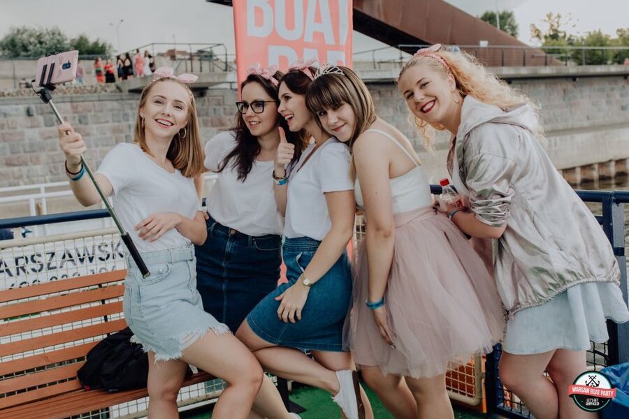 Warsaw: Boat Party with Unlimited Drinks &VIP Club Entrance - After the boat: a 2-hour pub crawl that keeps your momentum going