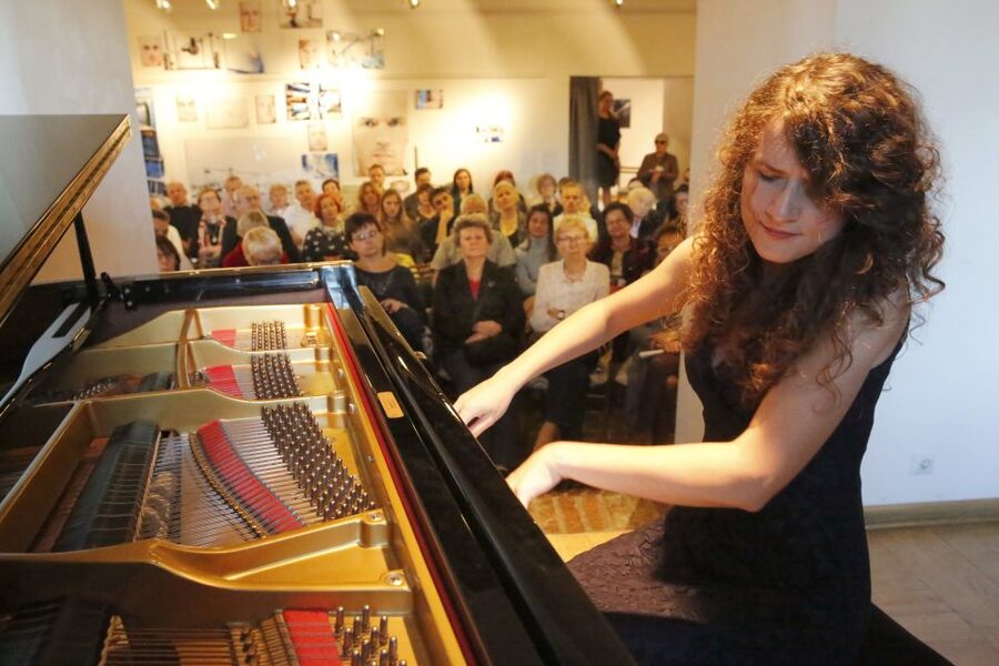 Warsaw: Chopin Concert in the Old Town - Where the Concert Really Happens, Behind St. John’s Cathedral