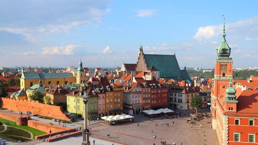 Warsaw City Game: Discovering Famous Polish Heroes - Royal Castle Station: Where Symbols and Facts Meet