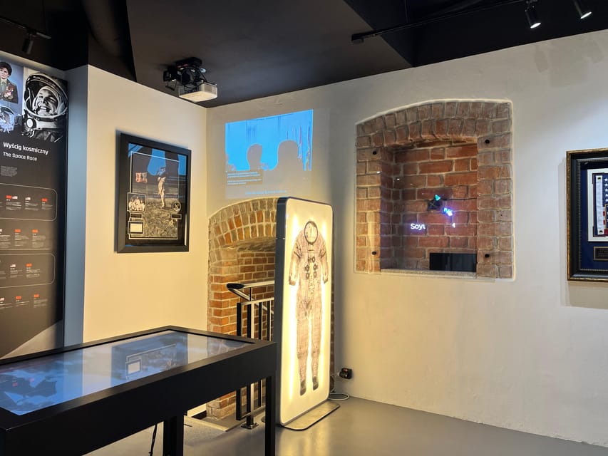 Warsaw: Cold War Museum Entry Ticket - Three VR Games Where You Play a Secret Agent