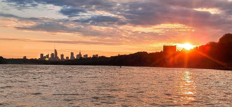 Warsaw: cruise on the Vistula - Meeting Marina Warszawa: the easy-to-miss steps detail