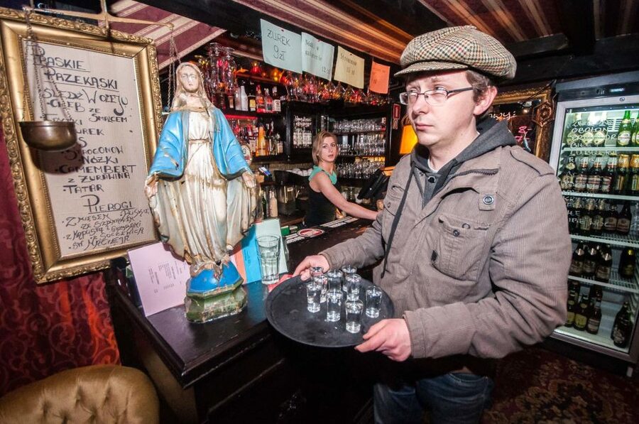 Warsaw: Evening History and Pubs Tour by Retro Minibus - Key Points Before You Go