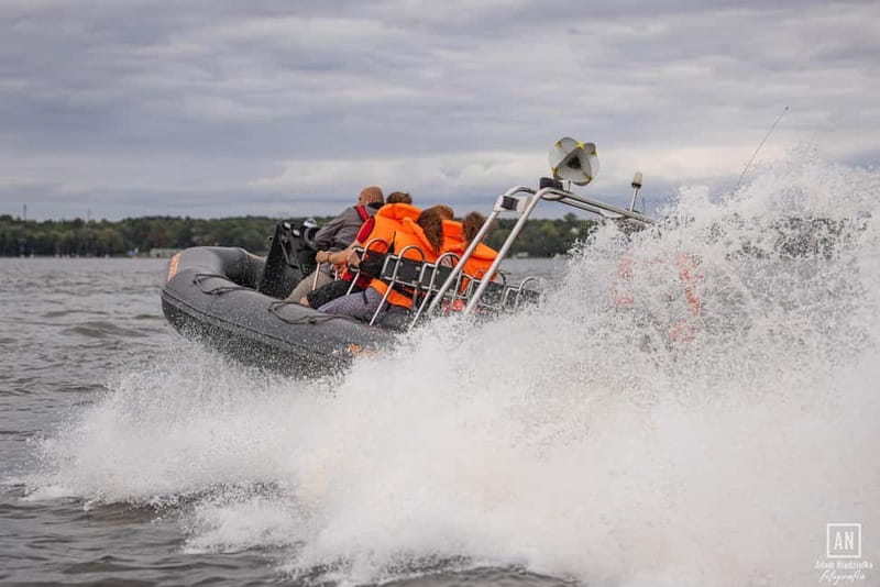 Warsaw: Explore the Vistula on Its Longest Speedboat Route - Old Town visuals and Warsaw Uprising context from the water