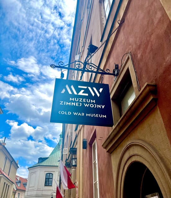Warsaw: Guided tour of the Cold War Museum - Guided tour structure: fast enough, not rushed