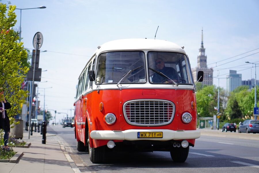 Warsaw: Highlights Guided Retro Bus Tour - Royal Park Łazienki: Chopin, The Palace On The Isle, And A Why-This-Worked Story