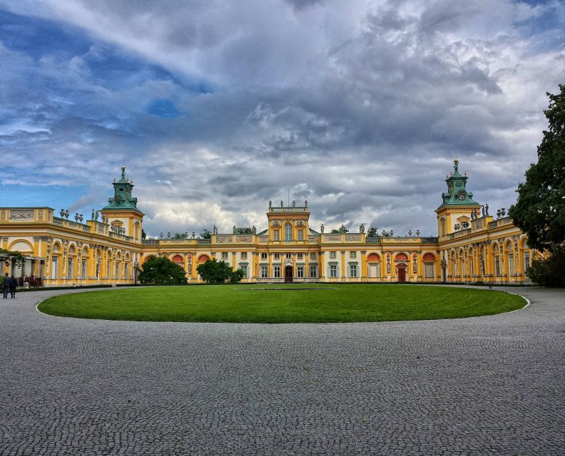Warsaw: Highlights of Old & New Town Private Guided Tour - Contemporary Warsaw and “hidden locations” that actually help you see daily life