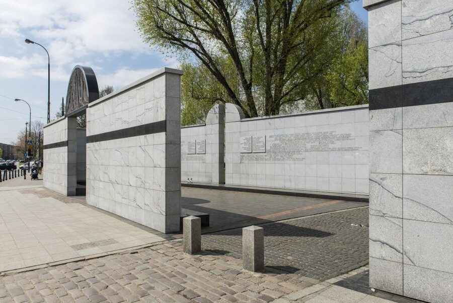 Warsaw: Jewish Heritage 4-Hour Private Tour - Janusz Korczak’s Symbolic Grave, a Protector of Children
