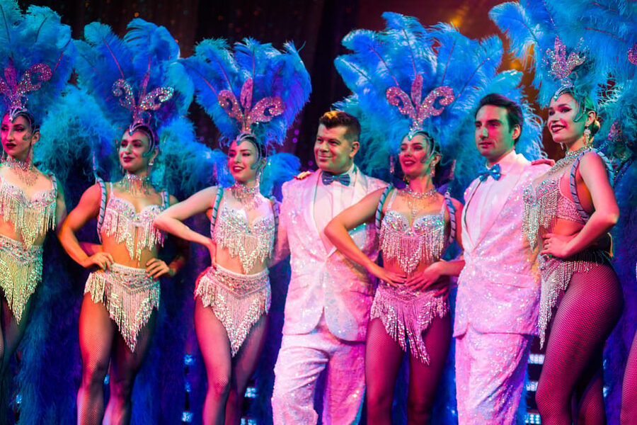 Warsaw: Live Show at Sabat Theatre - What the revue show delivers: live music, dance, and costume wow
