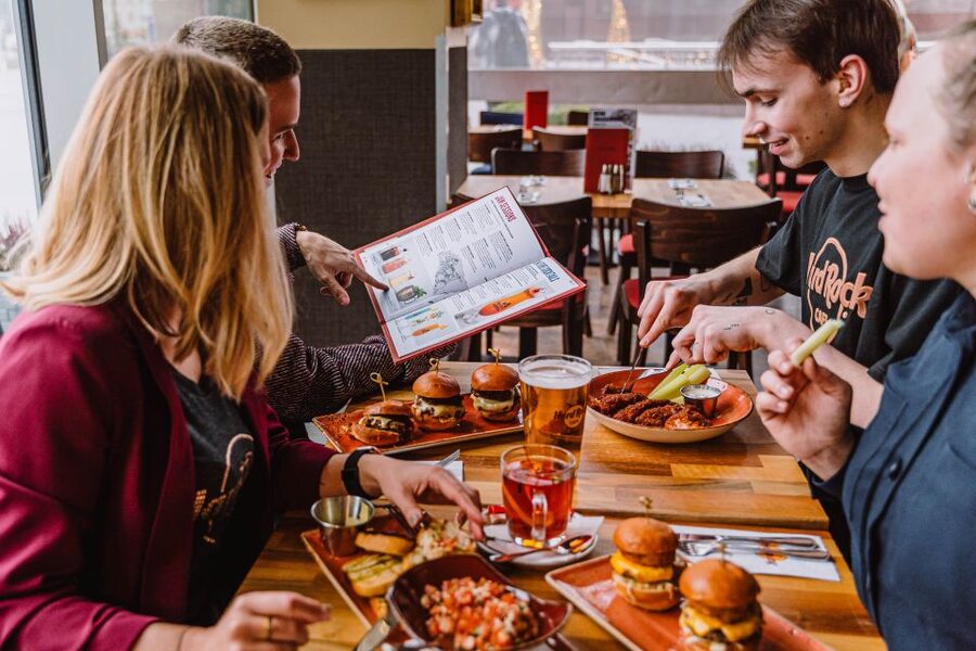 Warsaw: Lunch or dinner at Hard Rock Cafe with Skip-the-Line - Choosing the right main: what each option is likely to feel like