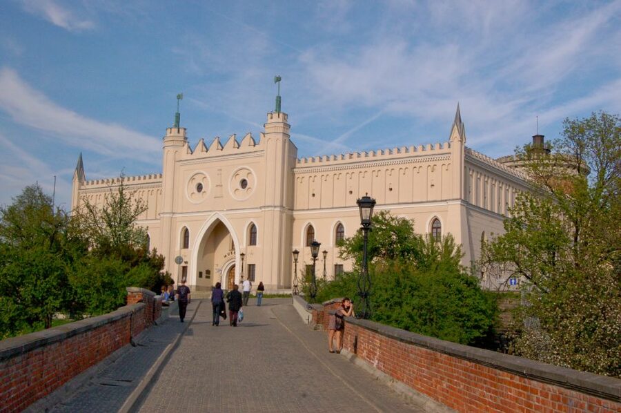 Warsaw: Majdanek Concentration Camp, Lublin Day Trip by Car - Price and value: what $401 per person is buying you