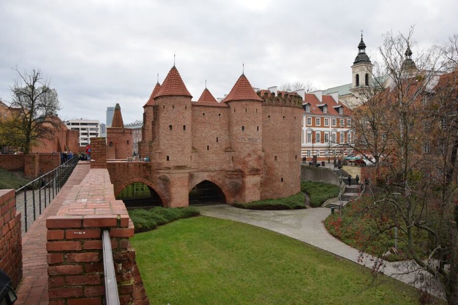 Warsaw: Old Town Guided Walking Tour - Market Square and the Warsaw Mermaid: A Photo Stop With a Point