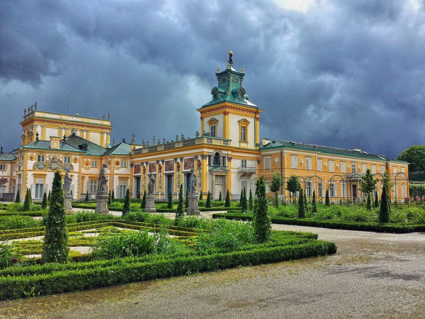 Warsaw: Old Town Highlights Private Walking Tour - Price and value: what $107 per person buys you