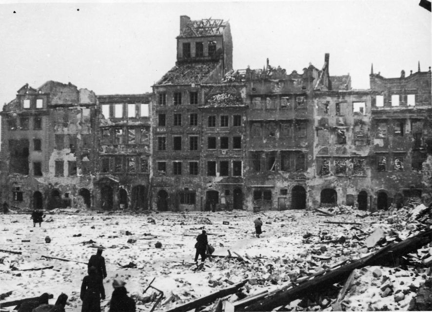 Warsaw: Old Town Highlights Private Walking Tour - Start at the Warsaw Uprising Monument, then into Old Town’s heart