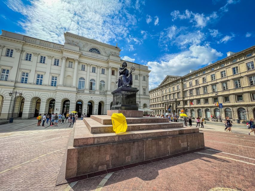 Warsaw: Old Town Highlights Walking Tour in English - Royal Route kickoff at Copernicus Monument