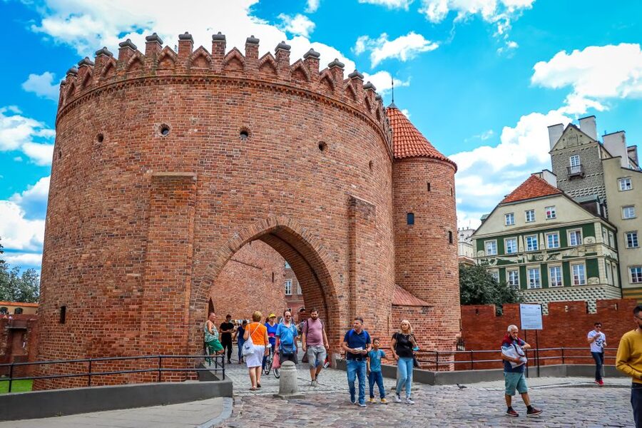 Warsaw: Old Town Highlights Walking Tour in English - Presidential Palace and Warsaw University buildings, power and learning in one route