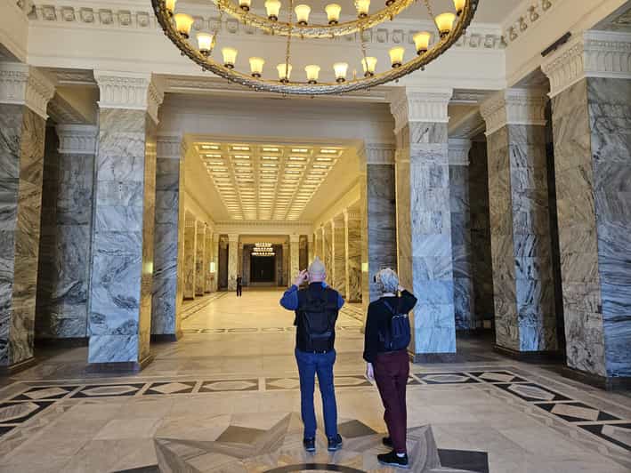 Warsaw: Palace of Culture and Science Guided Tour - Guide language, pacing, and how to get the most out of the tour