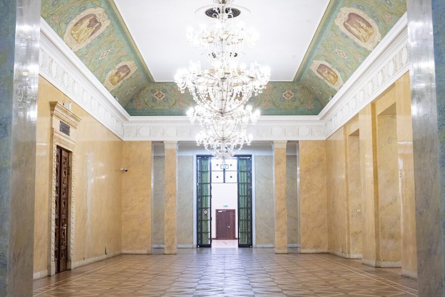 Warsaw: Palace of Culture and Science Tour with Terrace - The Palace Inside: Why This Tour Feels Faster Than It Looks