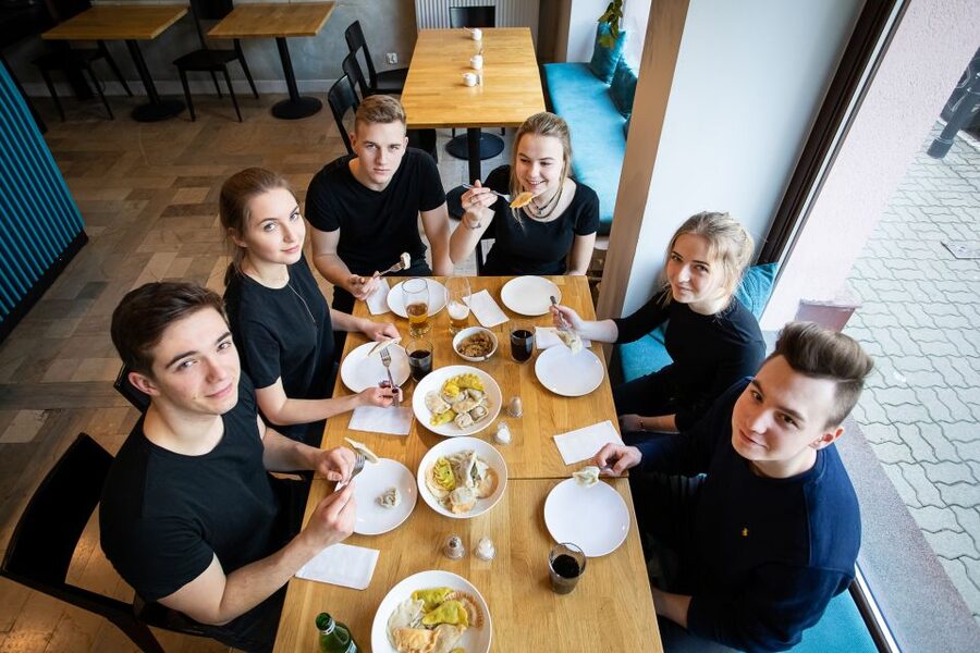 Warsaw: Polish Dumplings Cooking Class - Inside the 2 hours to 150 minutes: dough, fillings, and folding practice