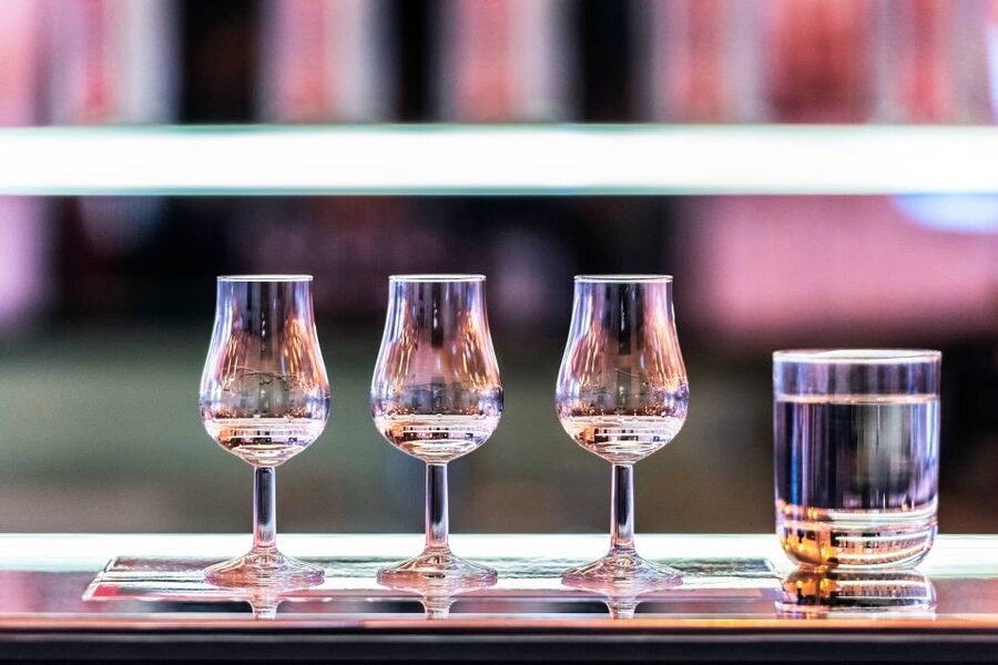 Warsaw: Praga District Tour with Vodka Museum and Tasting - Key points worth your time