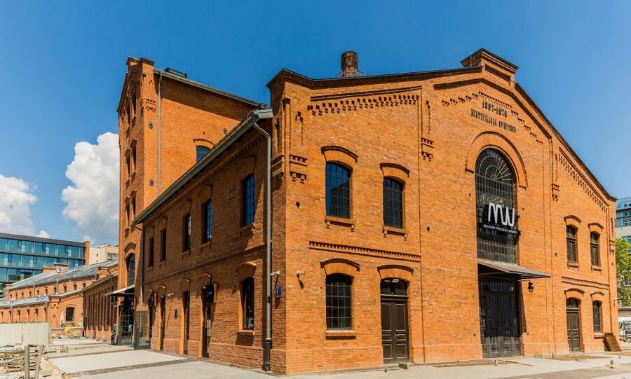 Warsaw: Praga District Tour with Vodka Museum and Tasting - Koneser Polish Vodka Museum: Interactive History and a 3-Shot Tasting
