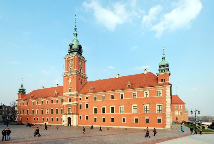 Warsaw: Skip-the-Line Royal Castle Guided Tour - What the guide actually does inside the castle