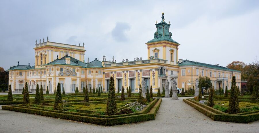 Warsaw: Skip-the-Line Wilanow Palace & Gardens Private Tour - Why Wilanów Palace feels different from other Warsaw sights