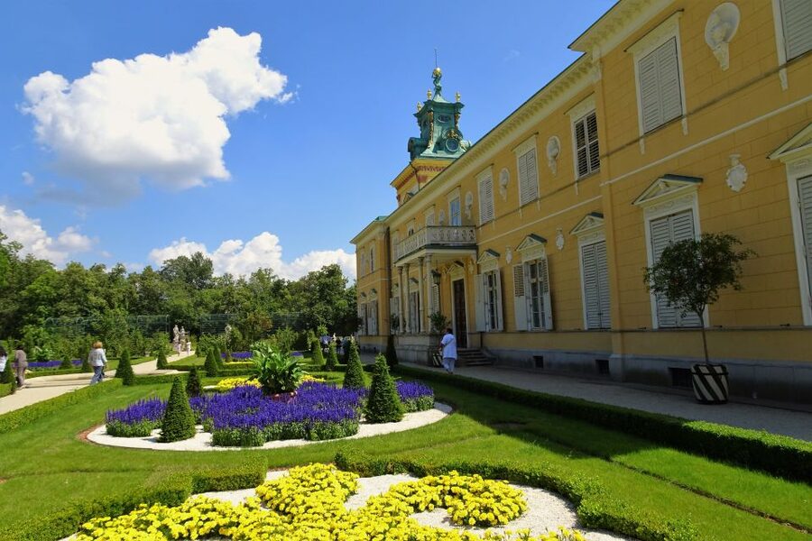 Warsaw: Skip-the-Line Wilanow Palace & Gardens Private Tour - Gardens at Wilanów: French-style geometry and the Rose Garden (Rosarium)