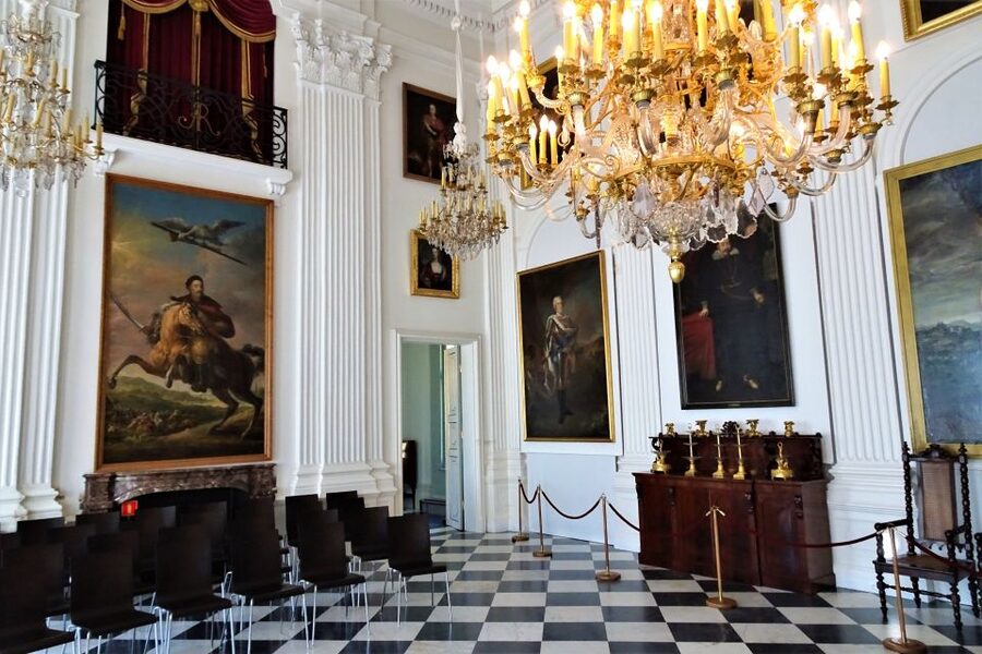 Warsaw: Skip-the-Line Wilanow Palace & Gardens Private Tour - Price and value: is $145 per person fair for what you get?