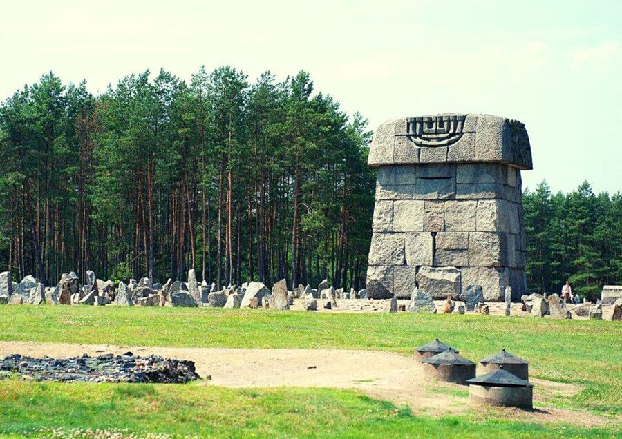 Warsaw: Small-Group Tour to Treblinka Extermination Camp - Walking the Ruins Where Thousands Were Held