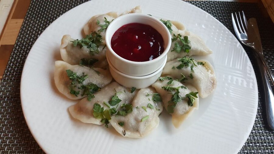 Warsaw: Traditional Food Tour with Old Town Sightseeing - Practical tips to get the best experience