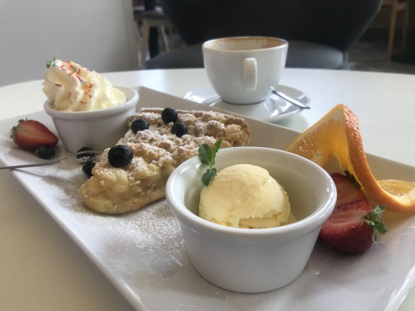 Warsaw: Traditional Food Tour with Old Town Sightseeing - Starting at Kościół Akademicki św. Anny, then getting your bearings