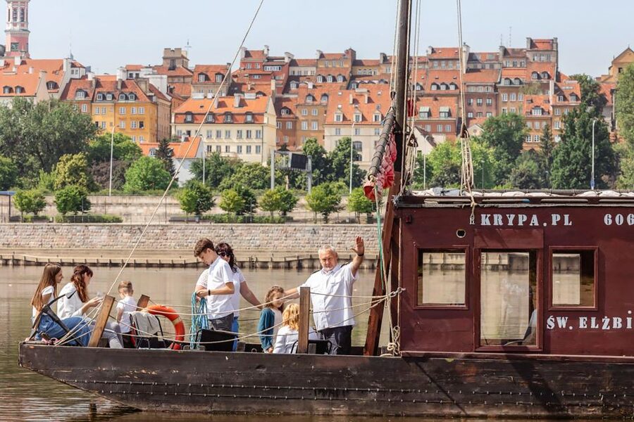 Warsaw: Traditional Galar Cruise on The Vistula River - Best time to go (and what to do if it’s cold or windy)