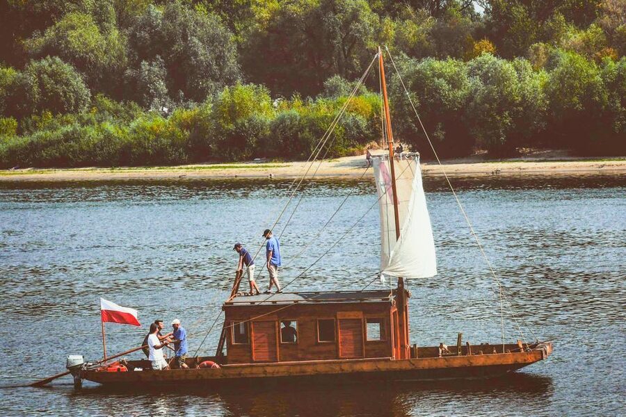 Warsaw: Traditional Galar Cruise on The Vistula River - Value for $20: what you’re paying for and what you’re not